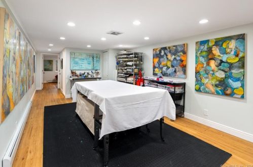12 Splitrock Rd, Norwalk CT  06854-4713 exterior