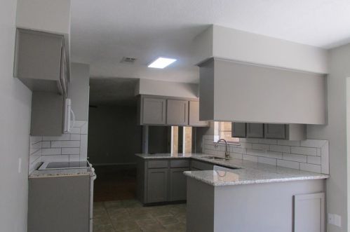 3645 Sage St, Huntsville, TX 77340-8934