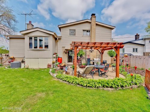 9856 Huber Ln, Niles IL  60714-1015 exterior