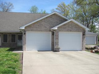 805 Washington St, Marion, IL 62959-3459