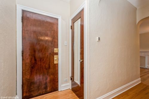 2018 Greenleaf Ave, Chicago IL  60645-3542 exterior