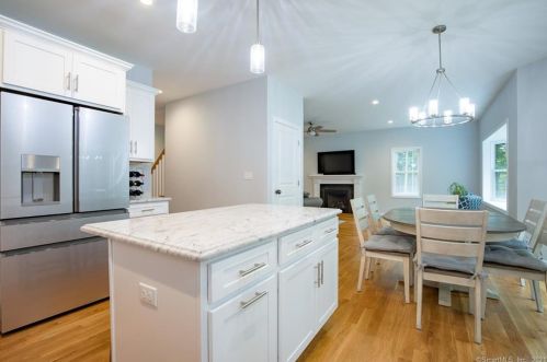 59 Long Hill Rd, Middlefield, CT 06455-1141