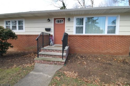 123 Maple Ave, Bound Brk, NJ 08805-1702