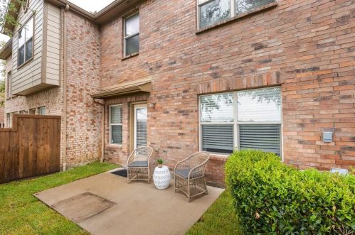 3622 Boxwood Dr, Garland TX 75040-8798 exterior