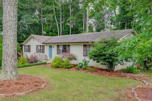 3412 Mill Stream Ln, Marietta, GA 30060-6218