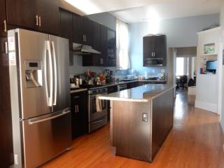 516 Sanchez St, San Francisco CA  94114-2622 exterior