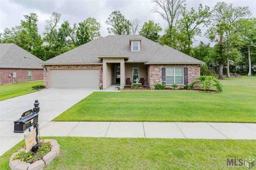 3128 Orleans Quarters Dr, Brusly, LA 70719-2198