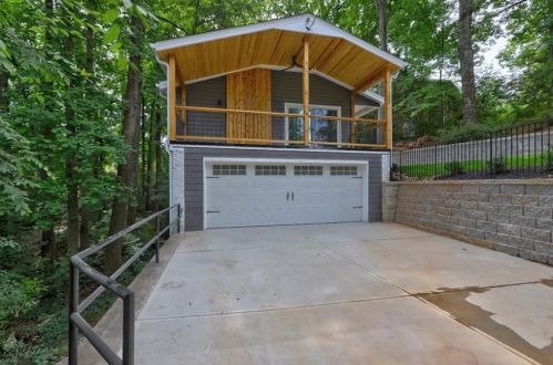 100 Angus Trl, Atlanta GA  30328-3031 exterior