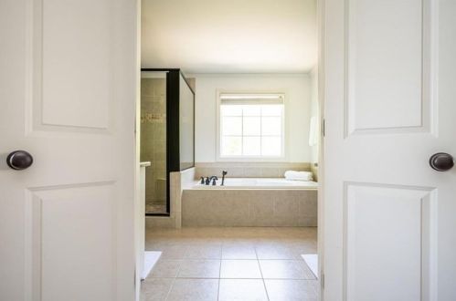 4437 Carmain Dr, Atlanta GA  30342-3503 exterior