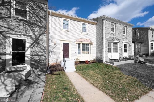 10220 Heron Pond Ter, Springfield VA  22015-3736 exterior