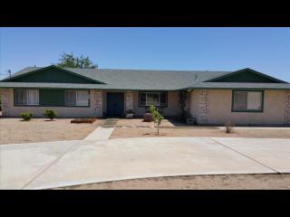 9075 8th Ave, Hesperia, CA 92345-3950