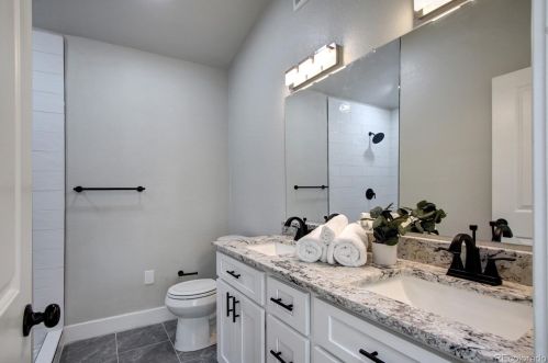 2811 Cook St, Denver CO  80205-5012 exterior