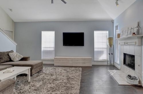 1336 Riley Dr, Carrollton TX 75007-1140 exterior