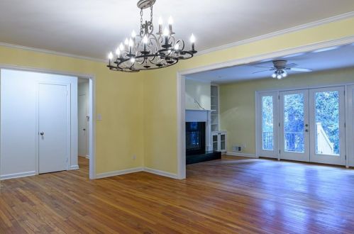 1543 Knob Hl Dr, Atlanta GA  30329-3208 exterior
