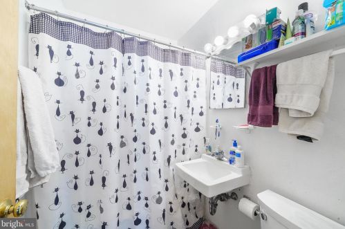 3961 Baltimore Ave, Philadelphia PA 19104-4503 exterior