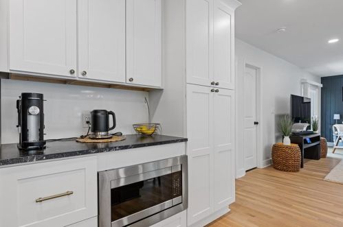 1061 Pinehurst Dr, Smyrna GA  30080-4356 exterior