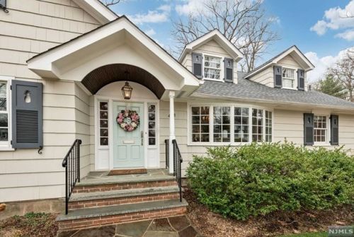 448 Shelbourne Ter, Ridgewood, NJ 07450-1038