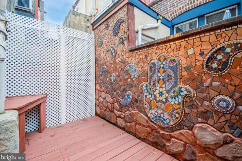 821 10th St, Philadelphia PA 19147-3726 exterior