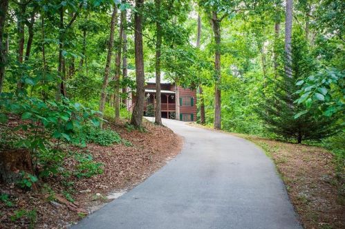 675 Willie West Rd, Holly Springs, GA 30114-7151