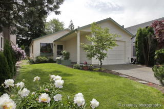 122 34th Cir, Wood Village, OR 97060-2584