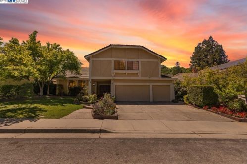 6569 Rolling Oaks Dr, San Jose, CA 95120-4563