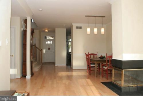 23 Wilkinson Way, Princeton NJ  08540-7362 exterior