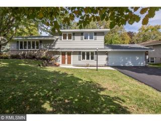 7032 Windgate Rd, Saint Paul, MN 55125-1523