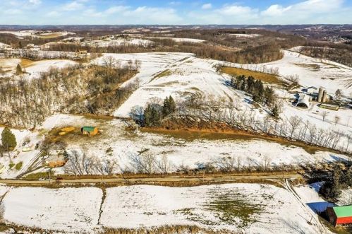 165 Muntz Rd, Rochester, PA 15074-2717