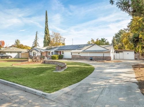 4076 Angus St, Fresno, CA 93726-4222