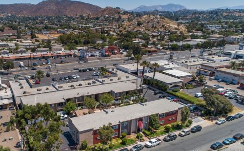 930 Peach Ave, El Cajon, CA 92021-5703