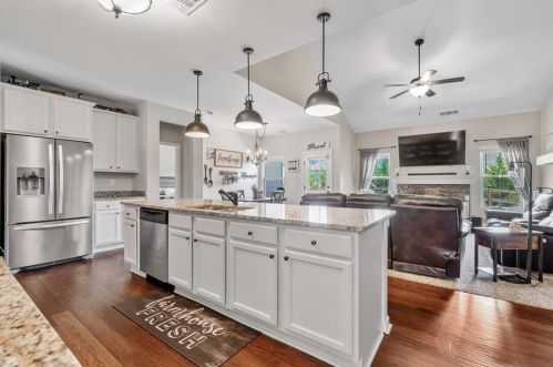 255 Gunier Cir, Dawsonville, GA 30534-0039