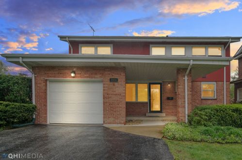2106 Hagen Ln, Homewood, IL 60422-1618