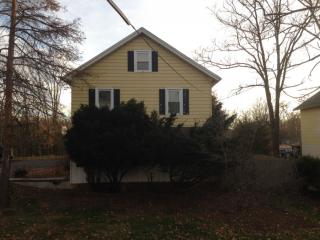 88 Hamilton Rd, Millstone, NJ 08844-4670
