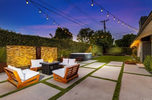 13751 Carlsbad Dr, Santa Ana, CA 92705-2623
