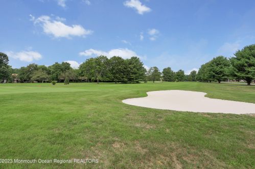 29 Manchester Ct, Tinton Falls NJ 07701-5490 exterior