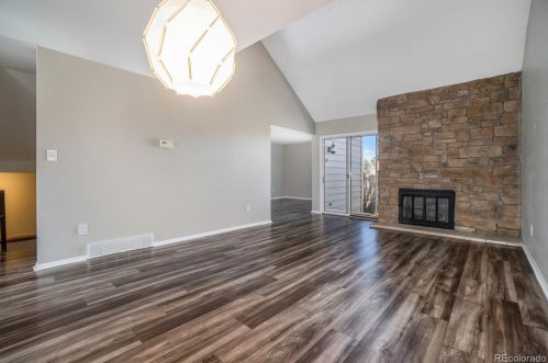 2013 Worchester Way, Denver CO  80014-4308 exterior