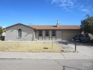 28 Briargate Ter, Pueblo, CO 81001-1742
