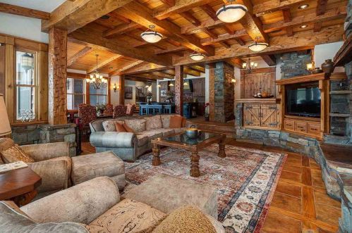 10237 Dick Barter, Truckee CA  96161-5172 exterior