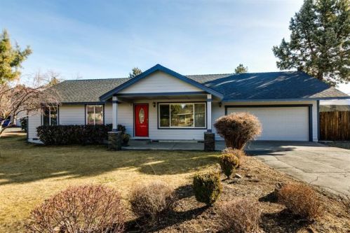 63610 Hunters Cir, Bend, OR 97701-8529