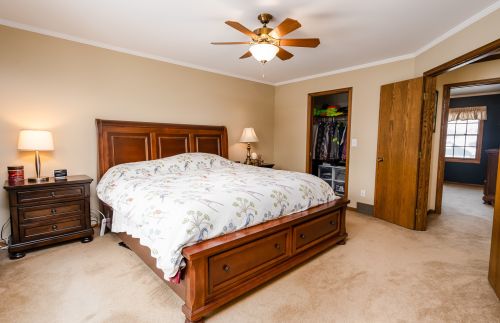 850 Vaughn Ct, Sycamore IL  60178-2000 exterior