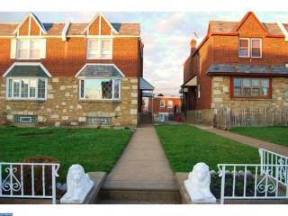 2103 Vista St, Philadelphia PA 19152-4214 exterior