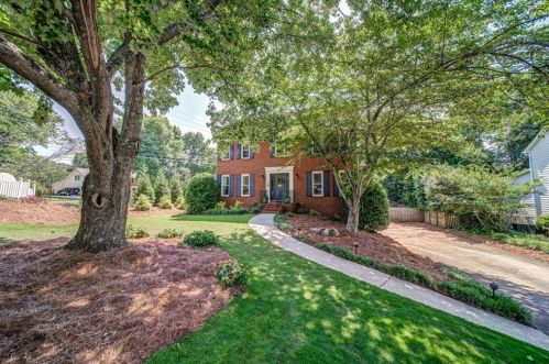 3240 Moss Creek Dr, Marietta, GA 30062-1366