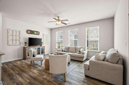 1813 Laurel Green Way, Atlanta, GA 30344-8215