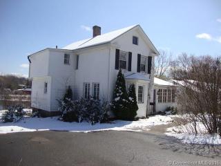 130 Lakeside Ave, Middletown, CT 06457-4161