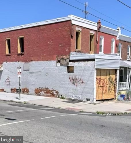 700 49th St, Philadelphia, PA 19139-2128