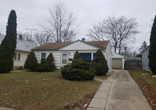 949 Westmoreland Ave, Waukegan, IL 60085-2656