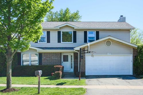 1509 Pinetree Dr, Gurnee, IL 60031-6334