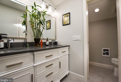 343 Sayre Dr, Princeton NJ  08540-5839 exterior