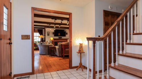 8 Brown Ln, Hollis, NH 03049-6402