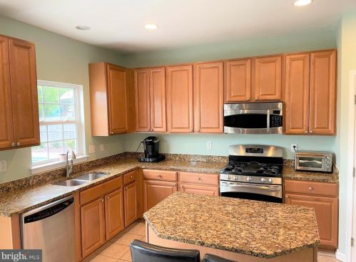 2258 Water Garden Dr, Hanover PA 17331-8319 exterior